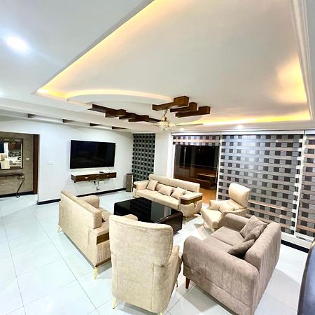 Penthouse 3Bedrooms - Luxury Apartment Hotel اسلام اباد المظهر الخارجي الصورة
